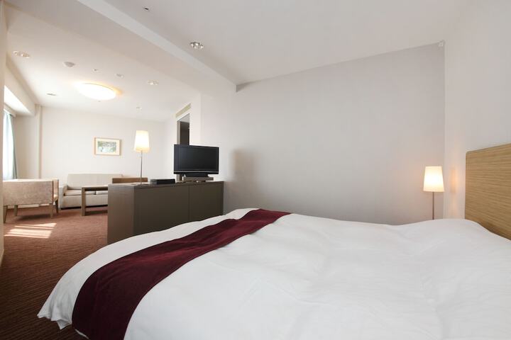 Room 12 of 178
