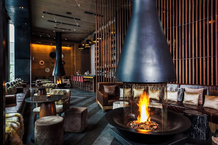 Lounge 82 of 103