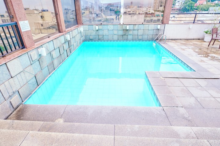 Pool 96 of 144