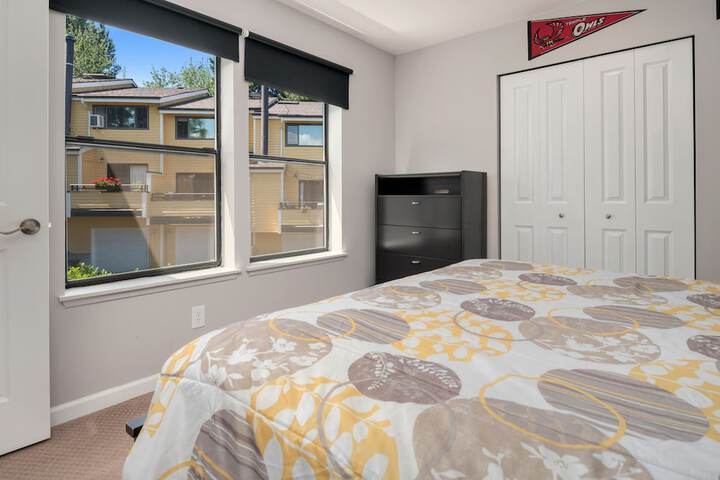 Room 2 of 12