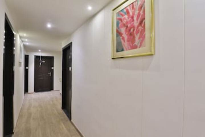 THE EXCELLENCY BY OYO ROOMS