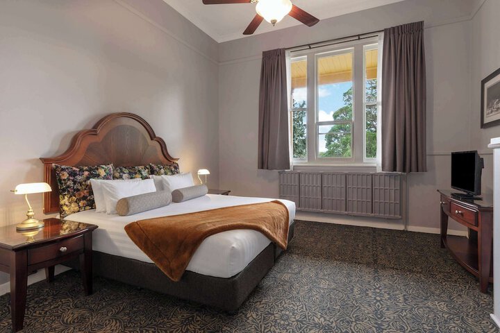 Room 10 of 46