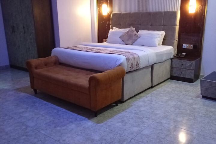 Room 44 of 104