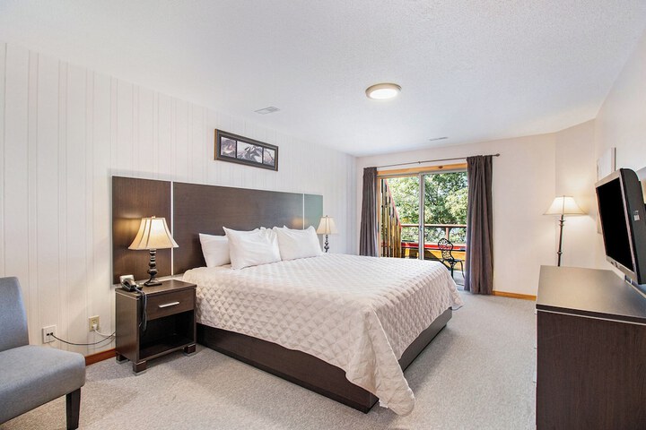 Room 15 of 114