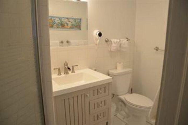 Room 3 of 40