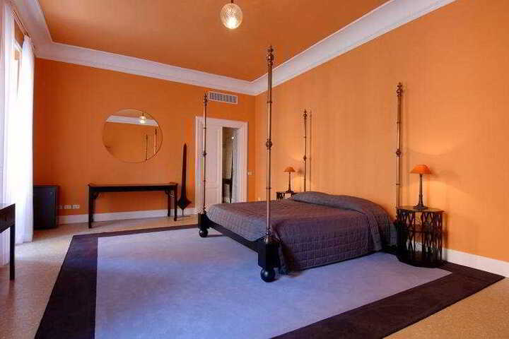 Room 8 of 8