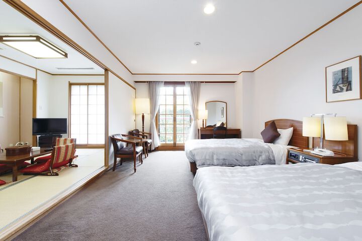 Room 2 of 48