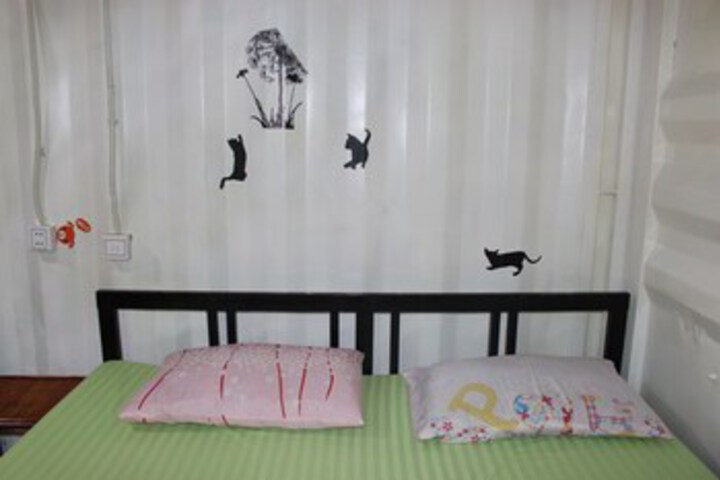 Room 35 of 74