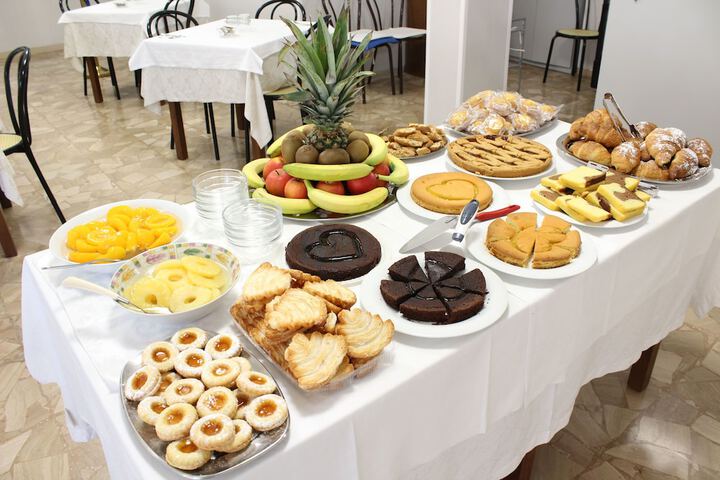 Dining 105 of 136