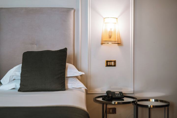 Room 45 of 127