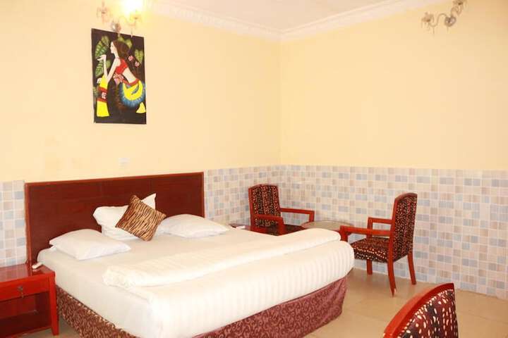 Room 5 of 18