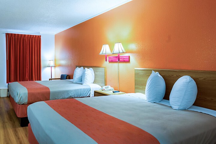 2 Double Beds (4 of 6)
