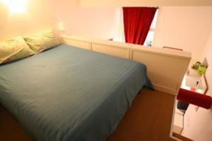 Room 5 of 15