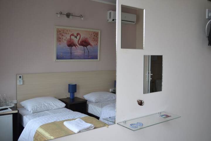 Room 3 of 33