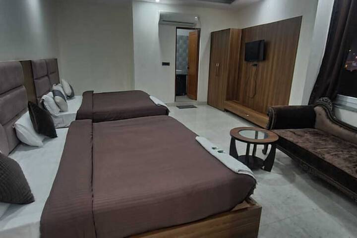 Room 14 of 19