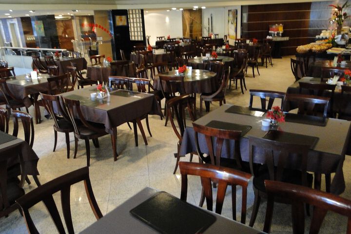 Dining 54 of 79