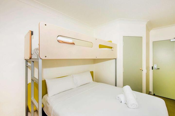 Room 22 of 42