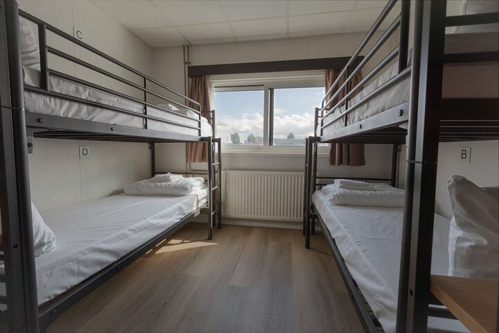 Room 63 of 94