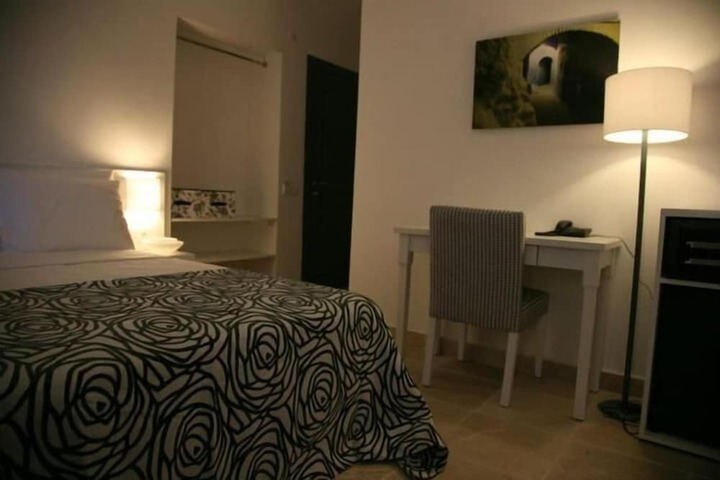 Room 6 of 45