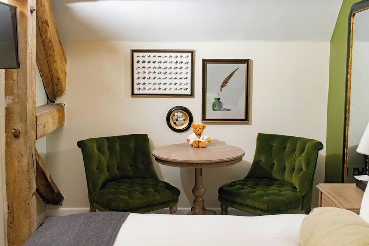 Lounge 61 of 76