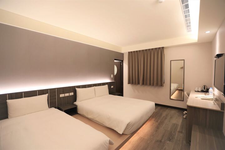 Room 54 of 79