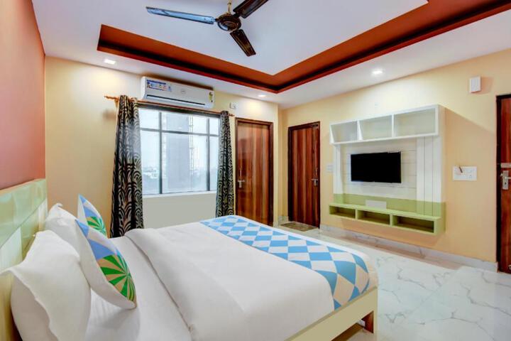 Shri Drona Hotel