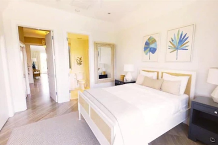 Room 10 of 77