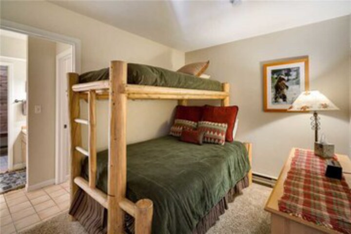 Room 35 of 43