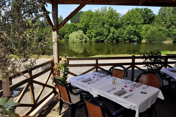Dining 22 of 34