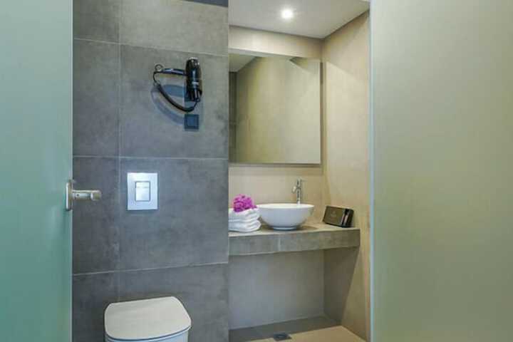 Room 9 of 22