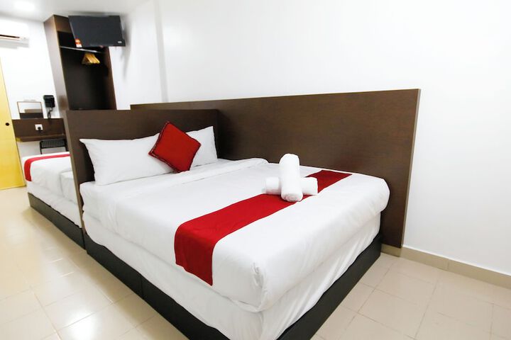 Room 10 of 26