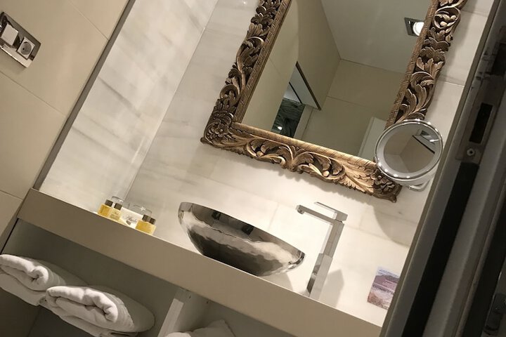 Room 17 of 86