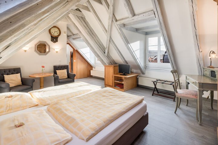 Room 21 of 49