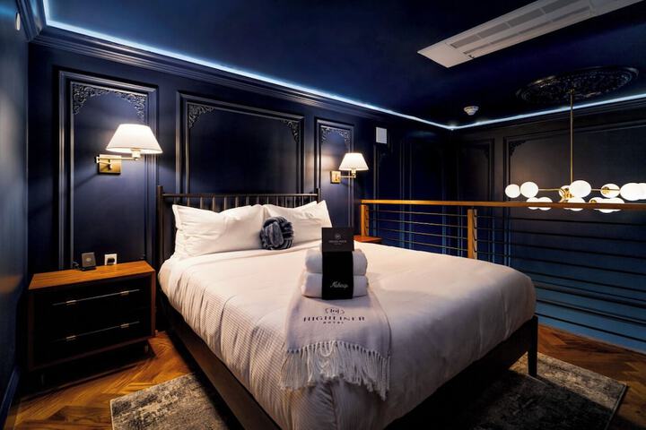 Room 20 of 82