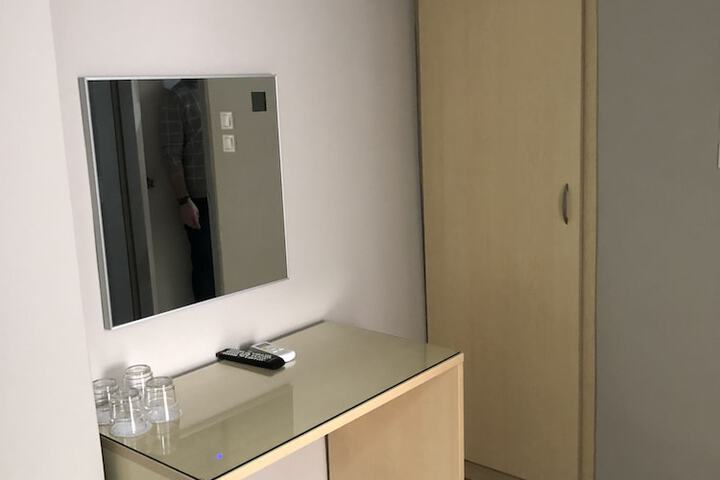 Room 20 of 42