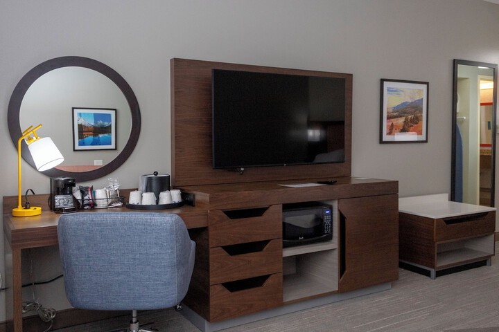Room 28 of 70