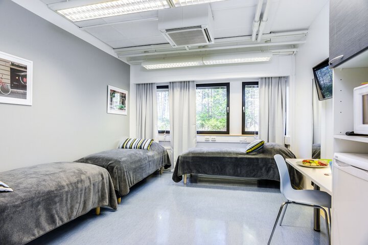 Room 9 of 42