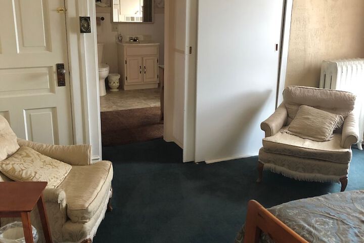 Room 13 of 44