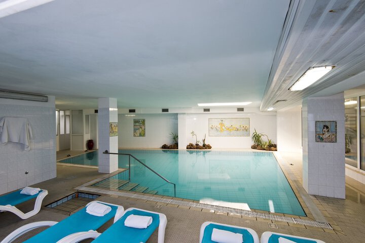 Hotel with Pool