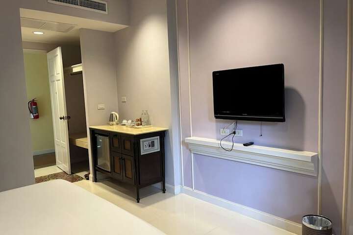 Room 15 of 81