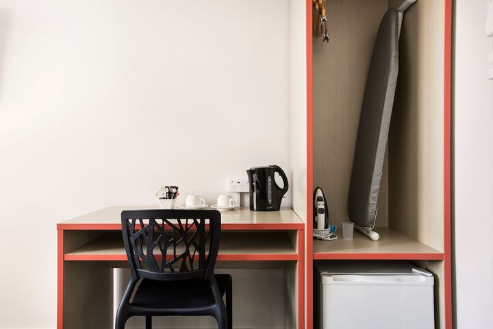 Room 9 of 43