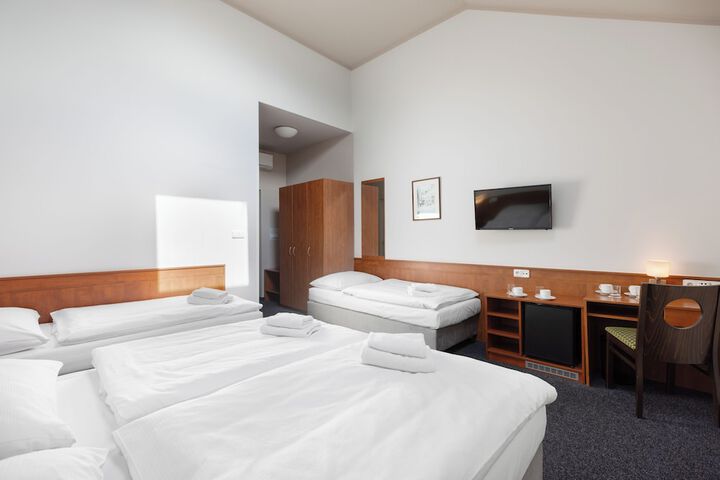 Room 16 of 49
