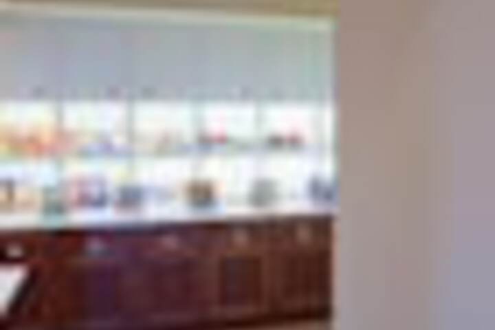 Snack bar