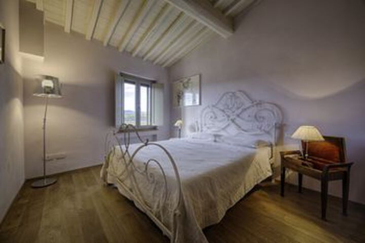 Room 5 of 23