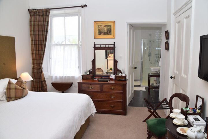Room 5 of 48