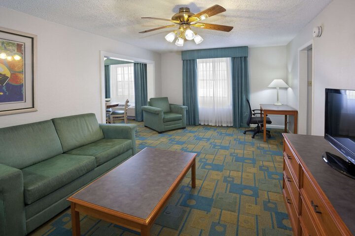 Quadruple 2 Double Beds (3 of 11)