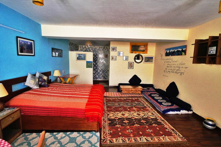 Room 3 of 63