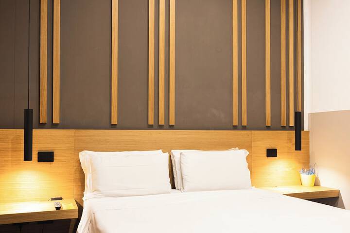 Room 16 of 27