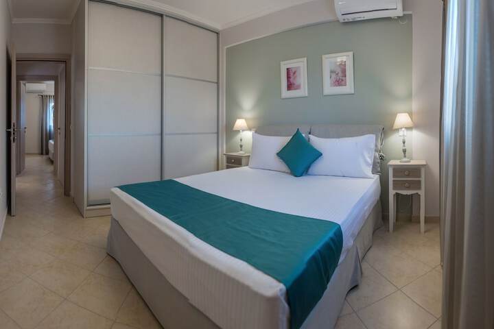Room 3 of 27
