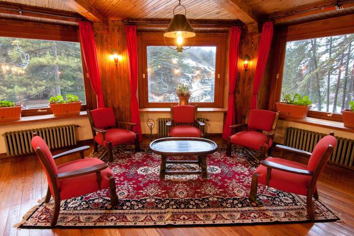 Guest Lobby